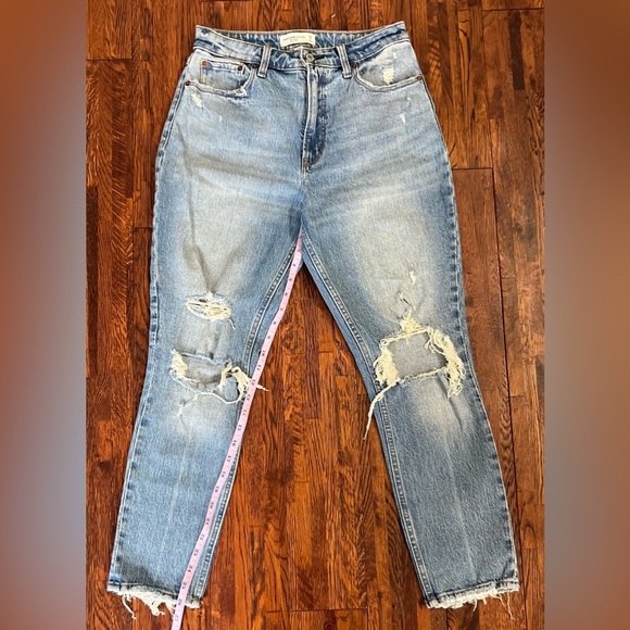 ABERCROMBIE & FITCH Curve Love The High Rise Skinny Distressed in Medium Wash - Picture 3 of 8